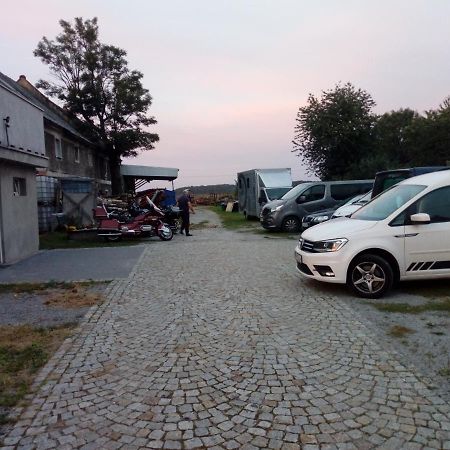 Villa U Bronka W Ksiazecym Lesie à Niedaszow Extérieur photo
